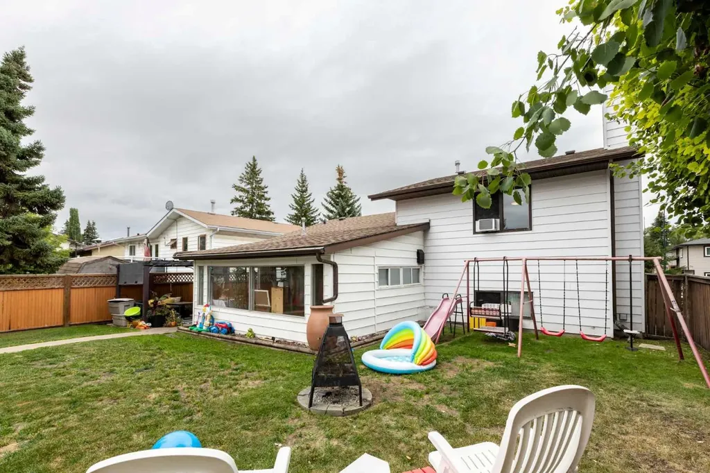 62 Rupert Crescent Red Deer AB T4P 2Z1