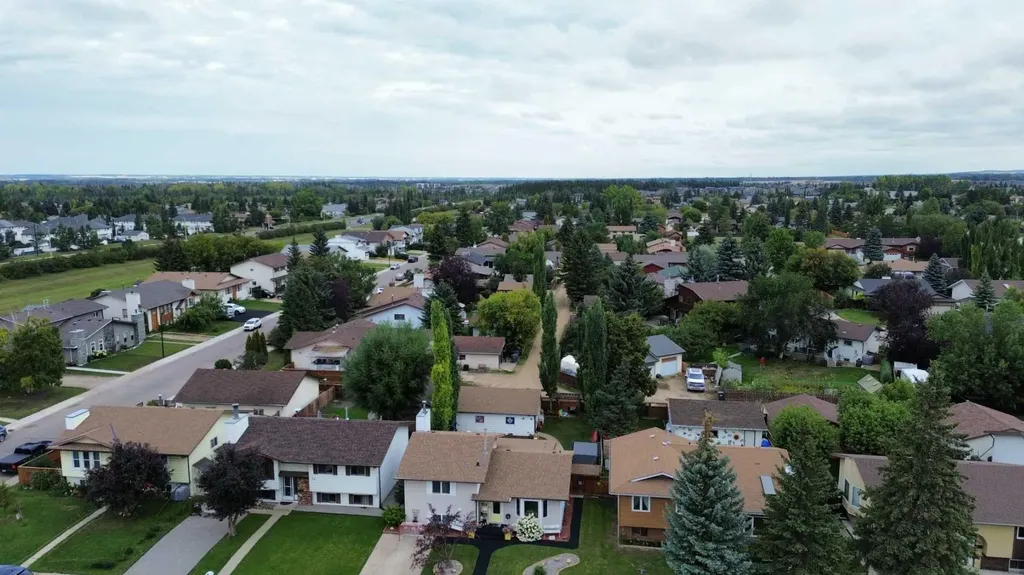 62 Rupert Crescent Red Deer AB T4P 2Z1