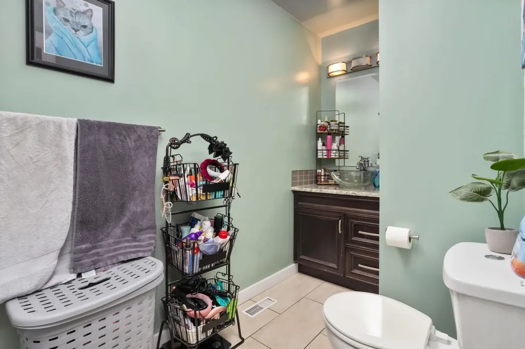 4303A 65 Street Camrose AB T4V3M5