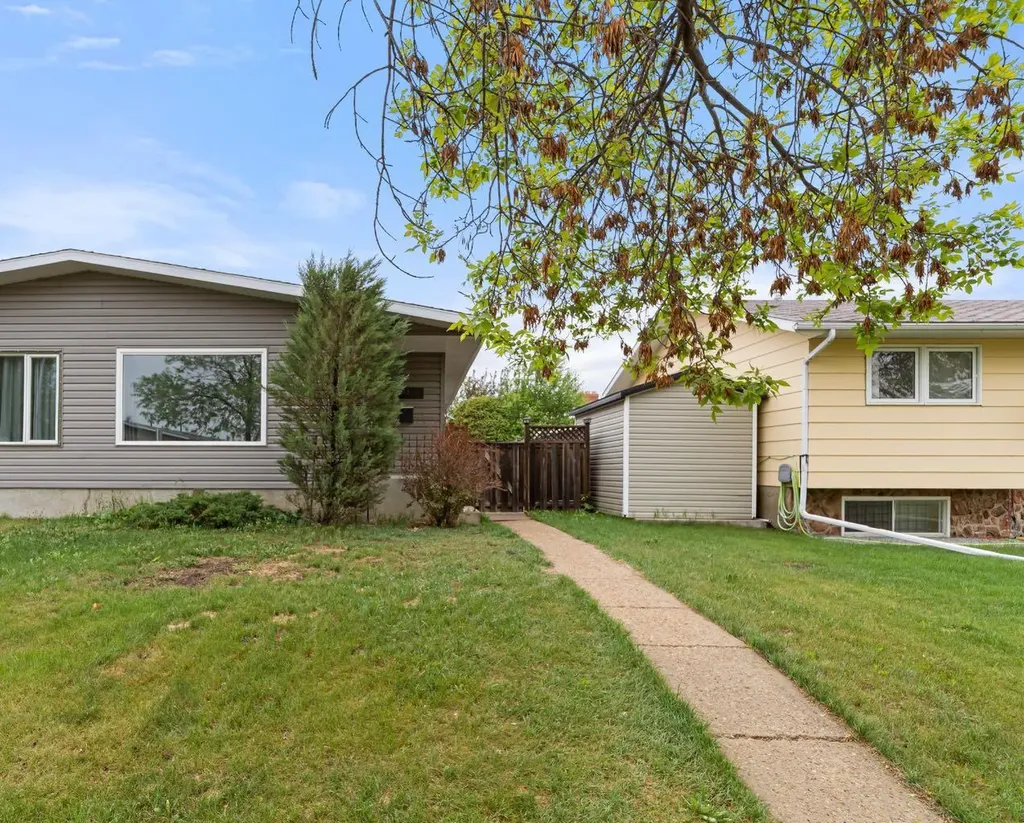 4303A 65 Street Camrose AB T4V3M5