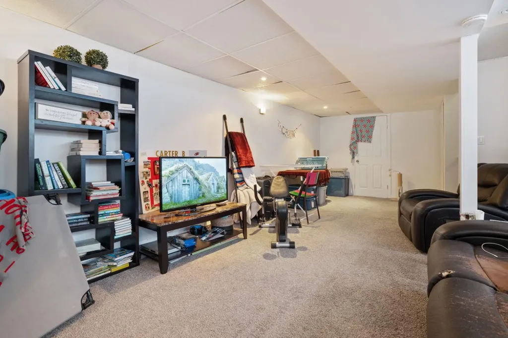 4303A 65 Street Camrose AB T4V3M5
