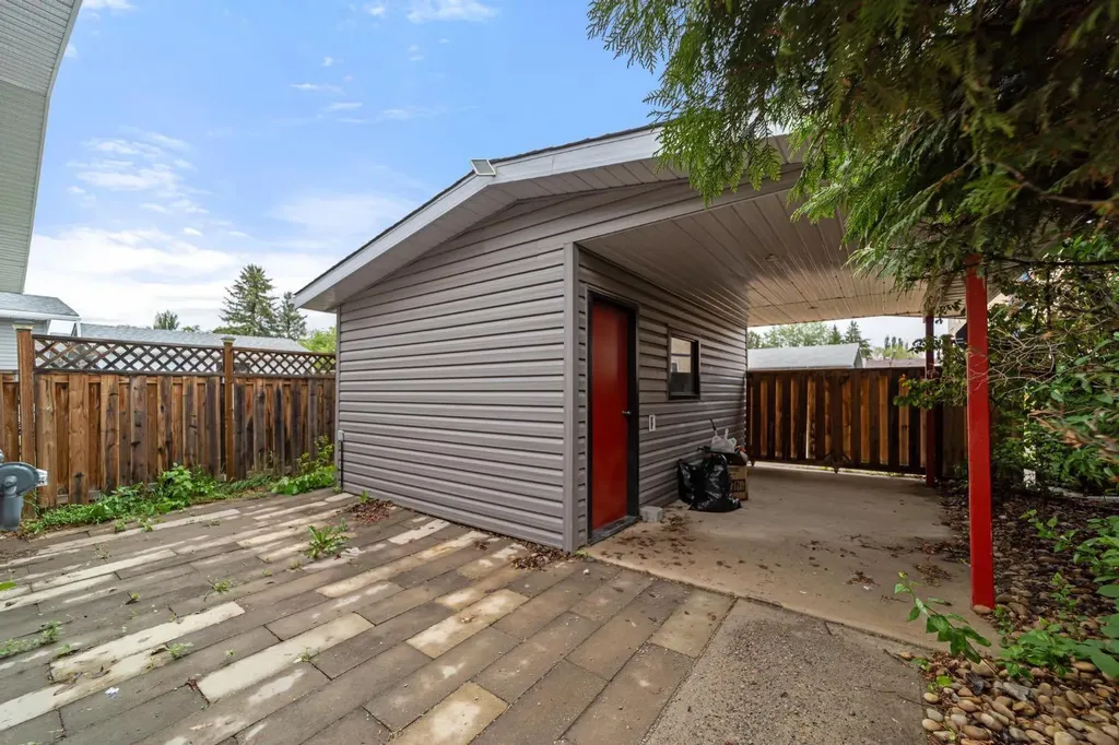 4303A 65 Street Camrose AB T4V3M5