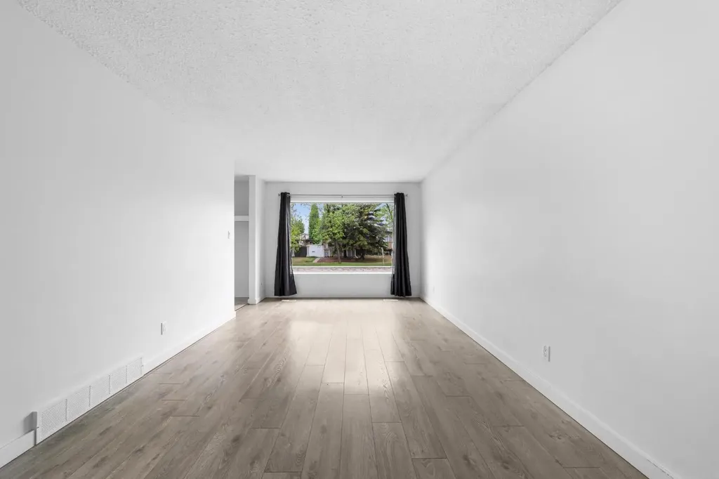 4303A 65 Street Camrose AB T4V3M5