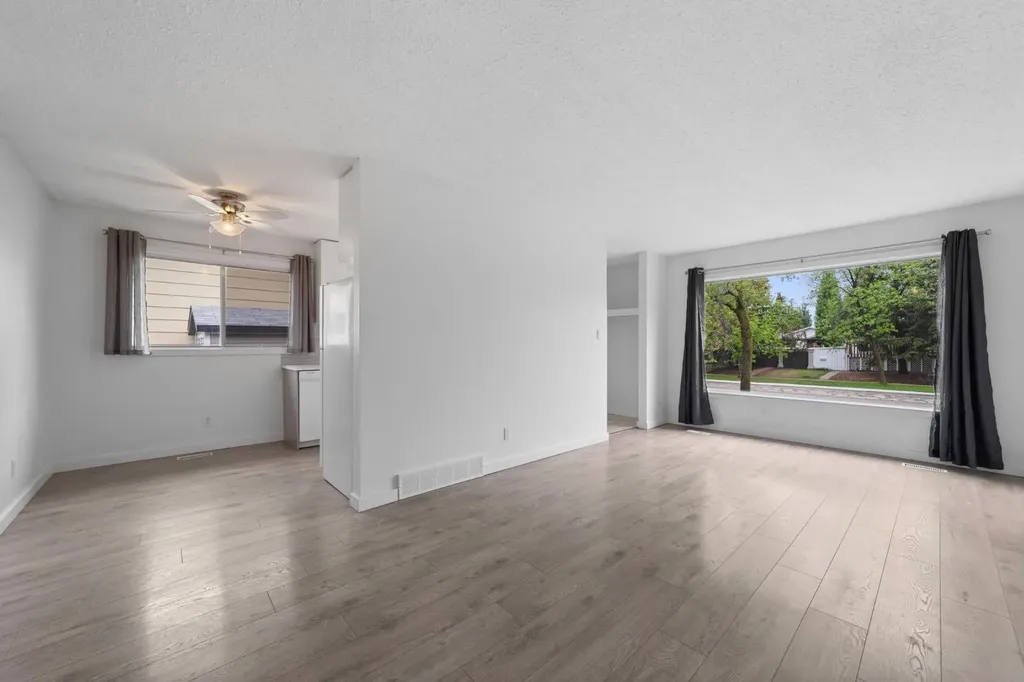 4303A 65 Street Camrose AB T4V3M5