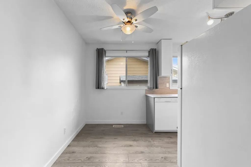 4303A 65 Street Camrose AB T4V3M5