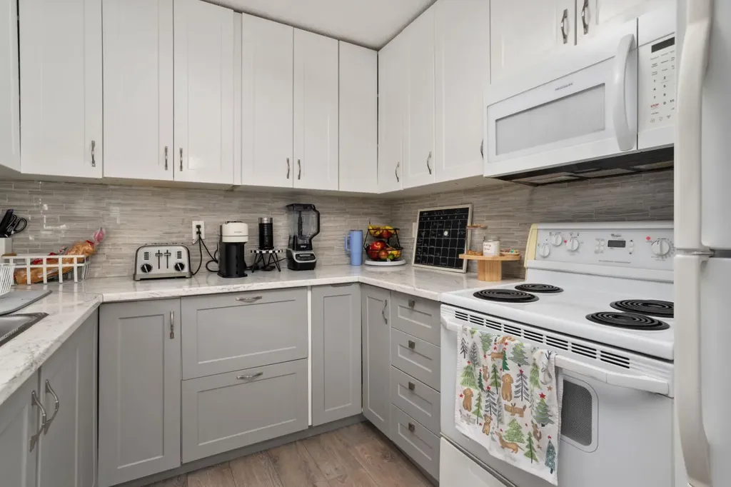 4303A 65 Street Camrose AB T4V3M5