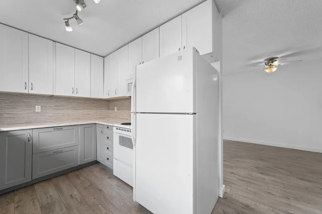 4303A 65 Street Camrose AB T4V3M5
