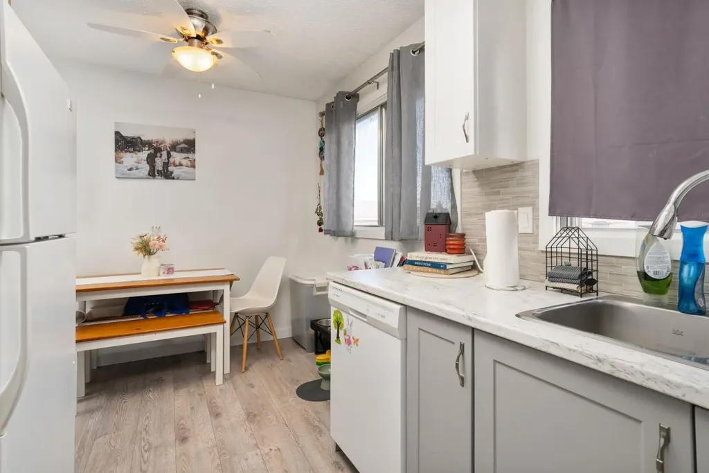 4303A 65 Street Camrose AB T4V3M5