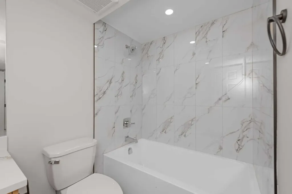 207 Coral Springs Circle NE Calgary AB t3j 3p7