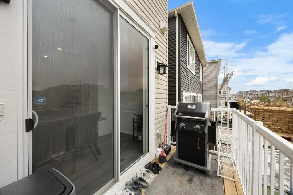 213 Carrington Crescent NW Calgary AB T3P 1R1