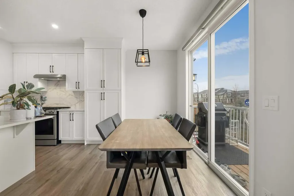 213 Carrington Crescent NW Calgary AB T3P 1R1
