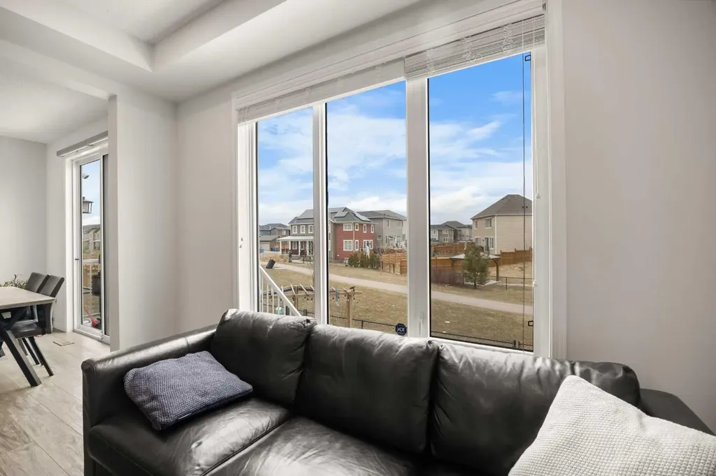 213 Carrington Crescent NW Calgary AB T3P 1R1