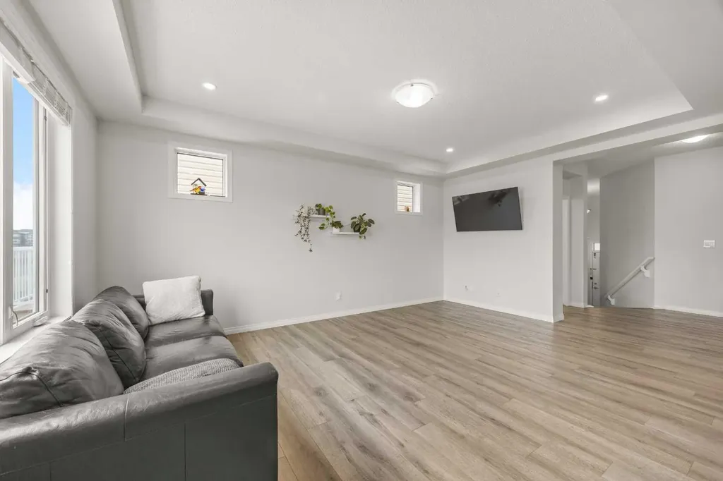 213 Carrington Crescent NW Calgary AB T3P 1R1