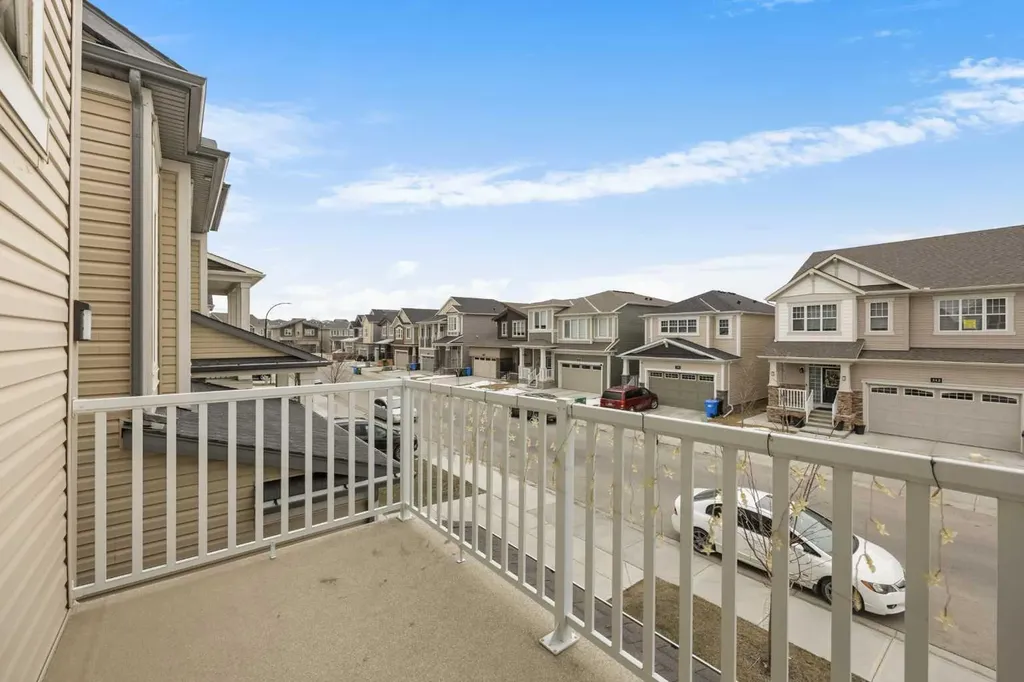213 Carrington Crescent NW Calgary AB T3P 1R1
