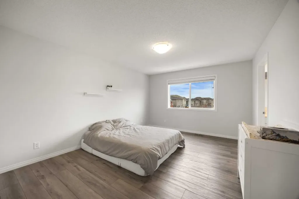 213 Carrington Crescent NW Calgary AB T3P 1R1