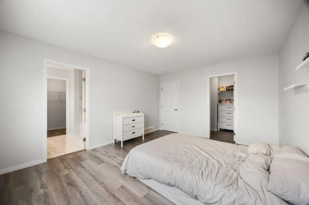 213 Carrington Crescent NW Calgary AB T3P 1R1
