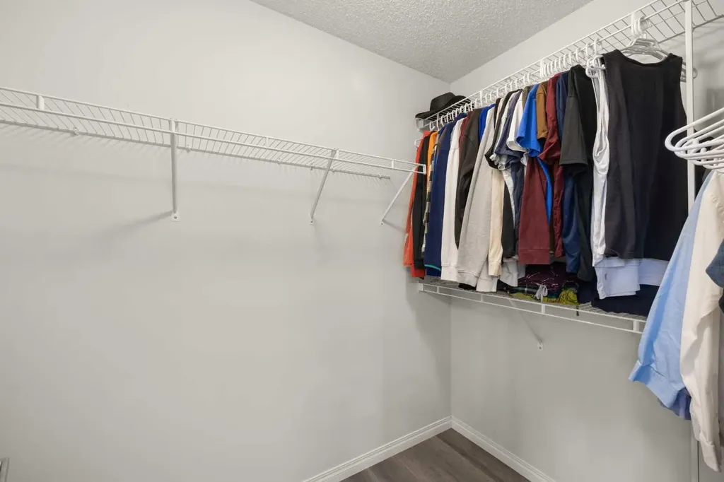 213 Carrington Crescent NW Calgary AB T3P 1R1