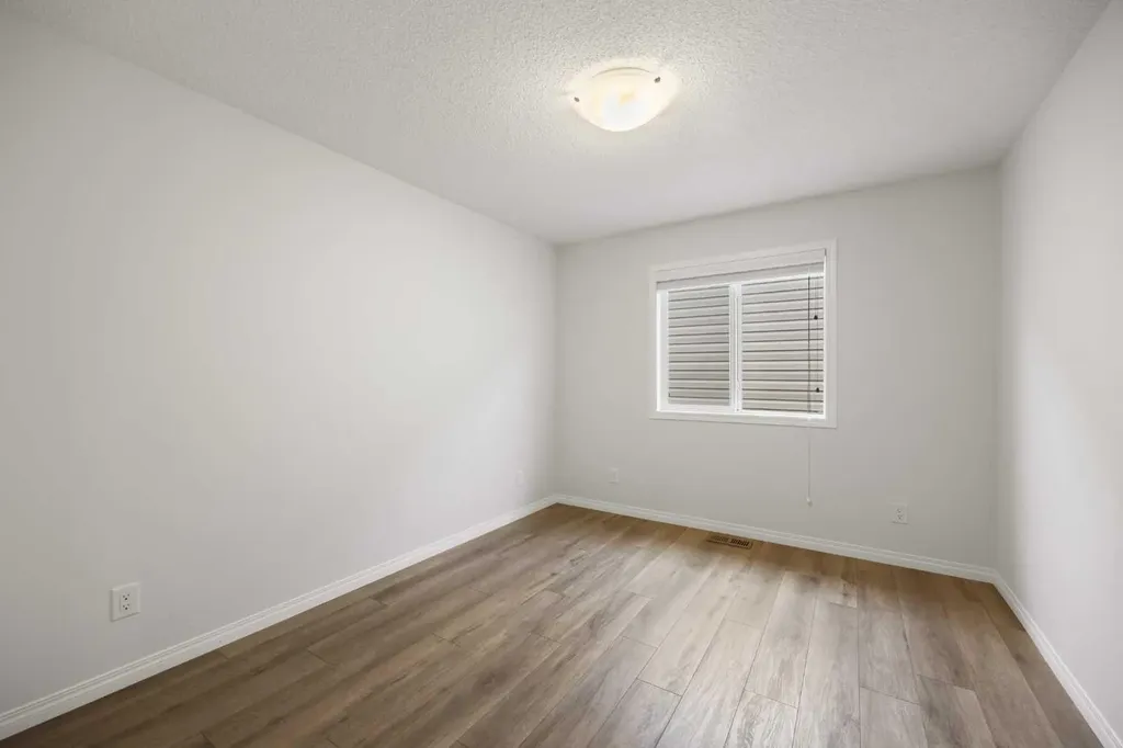 213 Carrington Crescent NW Calgary AB T3P 1R1