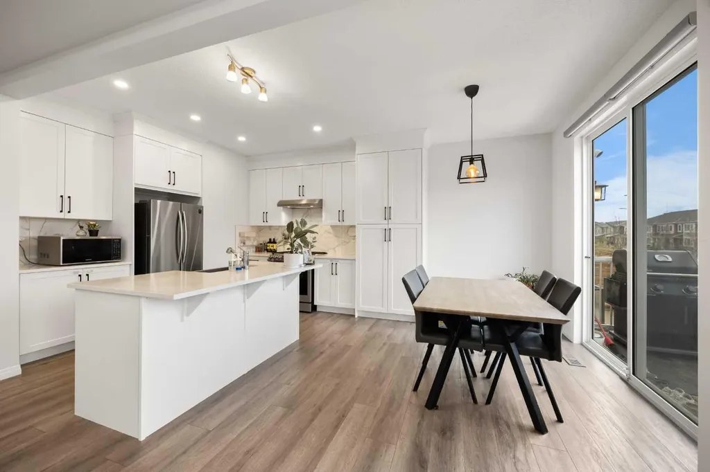 213 Carrington Crescent NW Calgary AB T3P 1R1