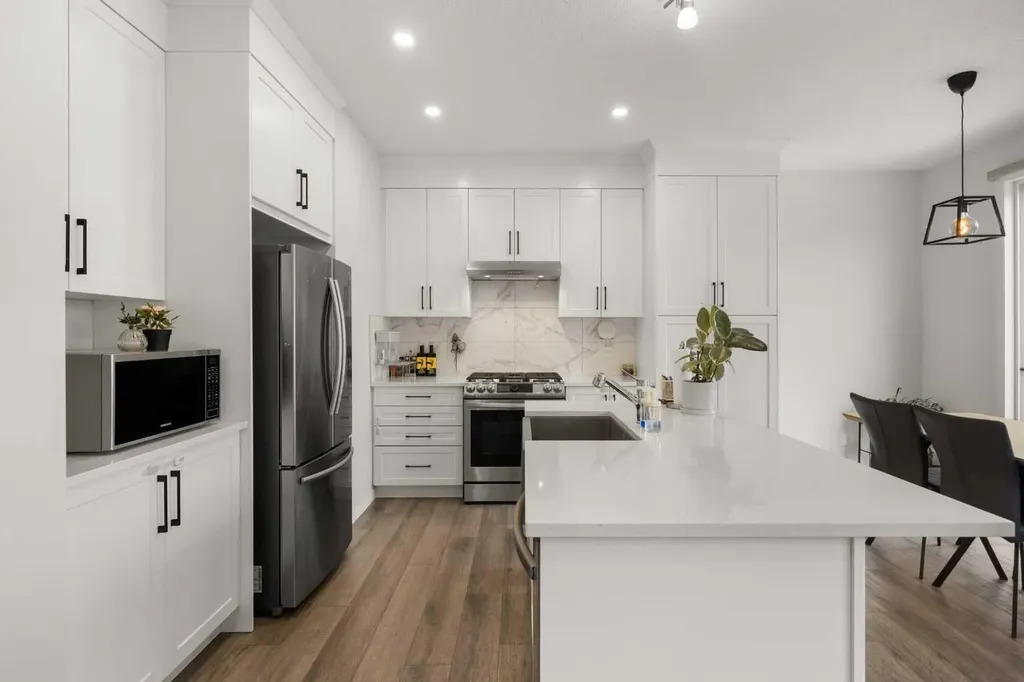 213 Carrington Crescent NW Calgary AB T3P 1R1