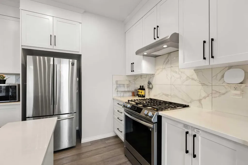 213 Carrington Crescent NW Calgary AB T3P 1R1
