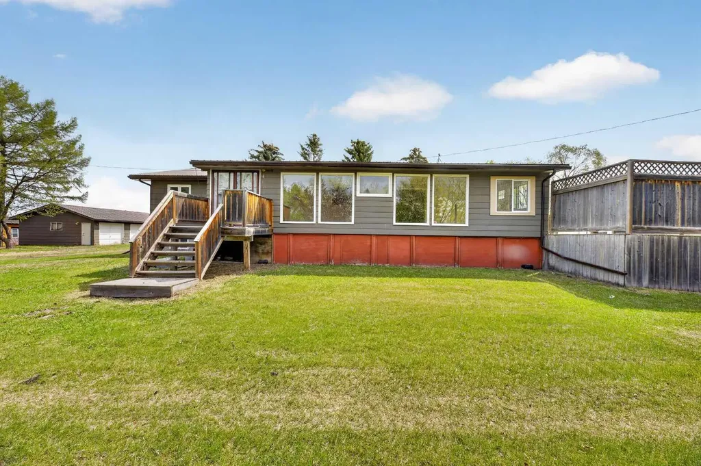 30338 Range Road 282 Rural Mountain View County AB T0M0N0