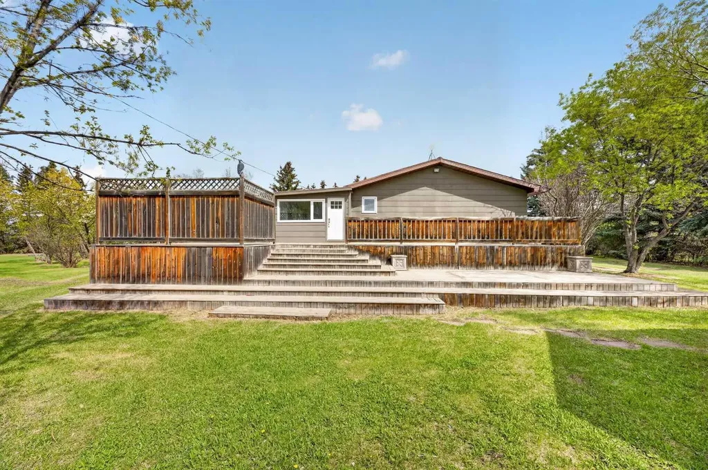 30338 Range Road 282 Rural Mountain View County AB T0M0N0