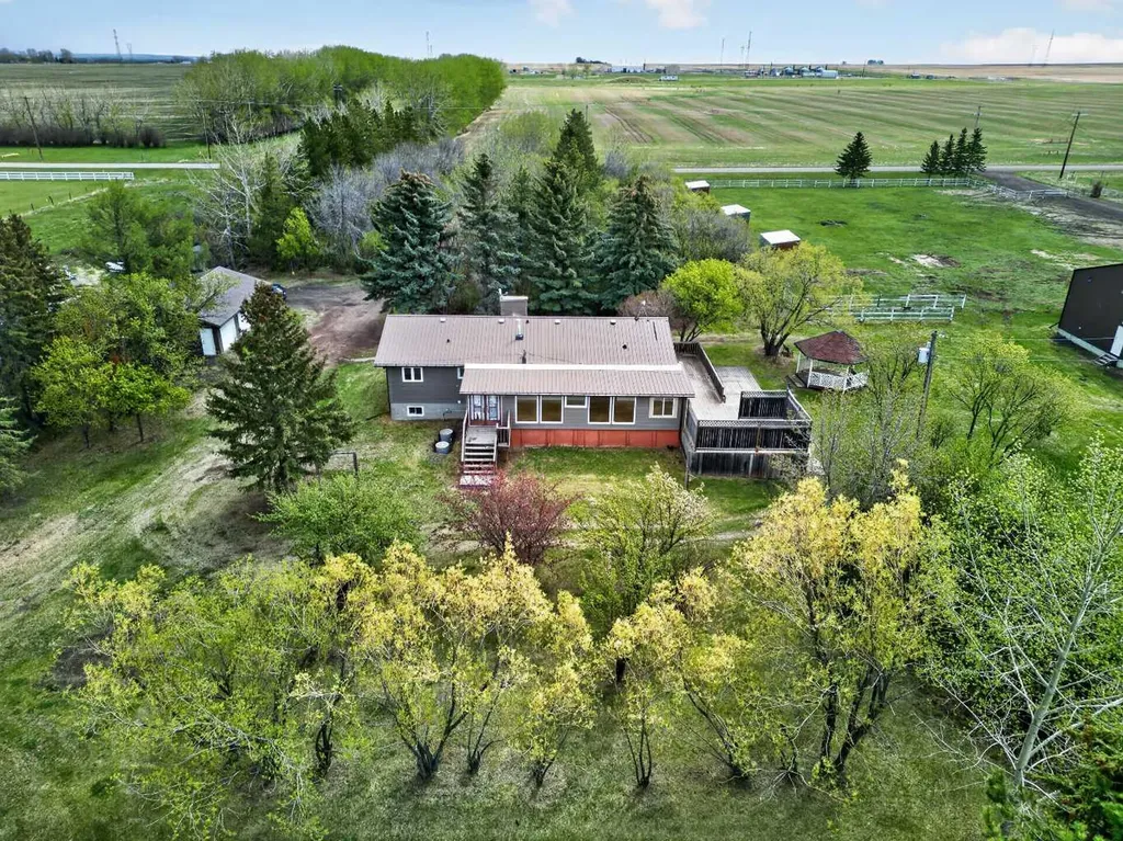 30338 Range Road 282 Rural Mountain View County AB T0M0N0