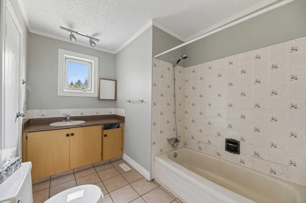 30338 Range Road 282 Rural Mountain View County AB T0M0N0