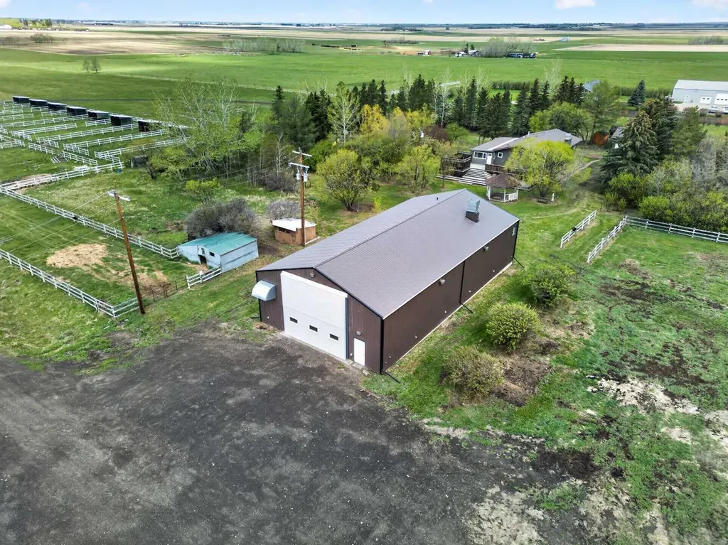30338 Range Road 282 Rural Mountain View County AB T0M0N0
