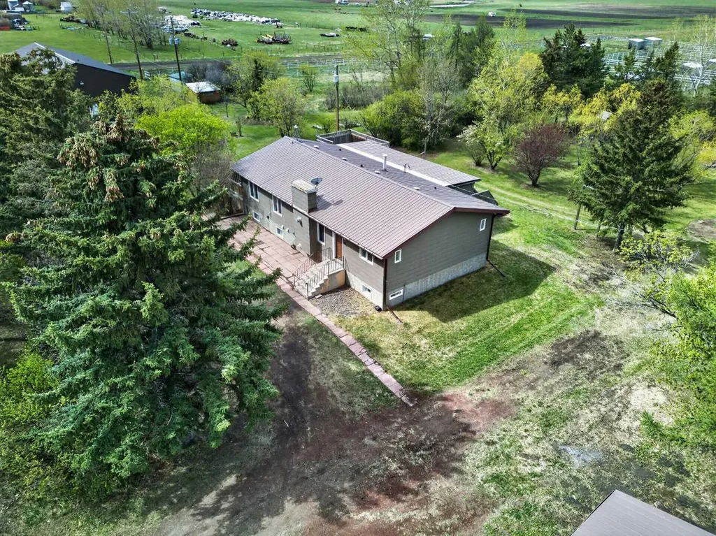 30338 Range Road 282 Rural Mountain View County AB T0M0N0