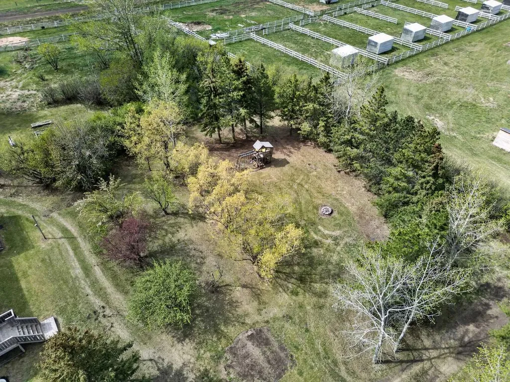 30338 Range Road 282 Rural Mountain View County AB T0M0N0