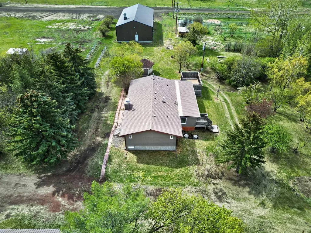 30338 Range Road 282 Rural Mountain View County AB T0M0N0