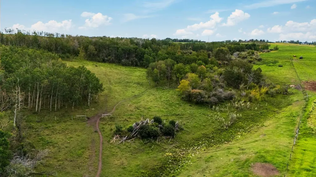 402 Avenue Rural Foothills County AB T1V 2E0