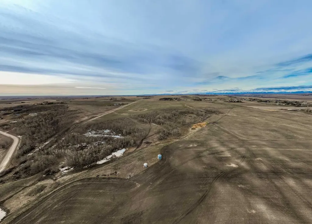 402 Avenue Rural Foothills County AB T1V 2E0