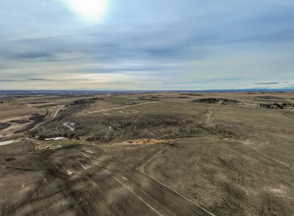 402 Avenue Rural Foothills County AB T1V 2E0