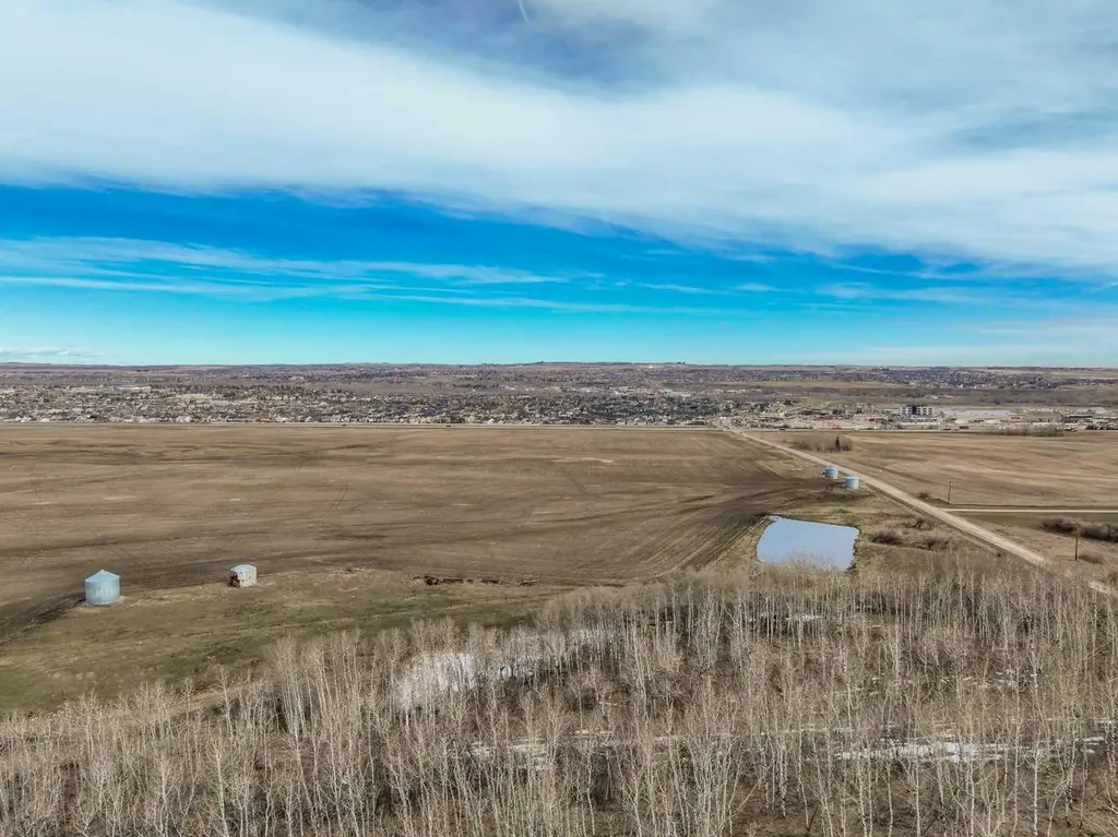 402 Avenue Rural Foothills County AB T1V 2E0