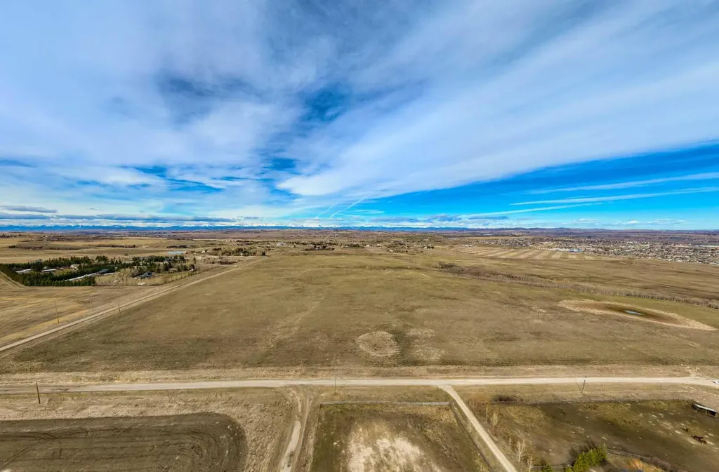 402 Avenue Rural Foothills County AB T1V 2E0