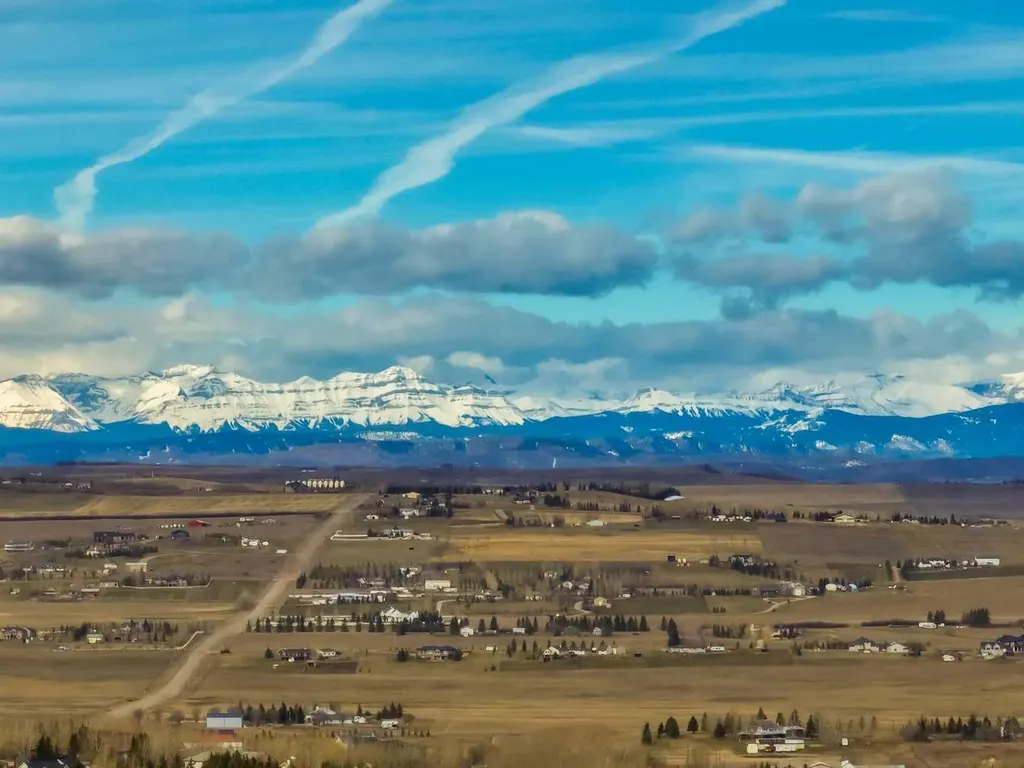 402 Avenue Rural Foothills County AB T1V 2E0