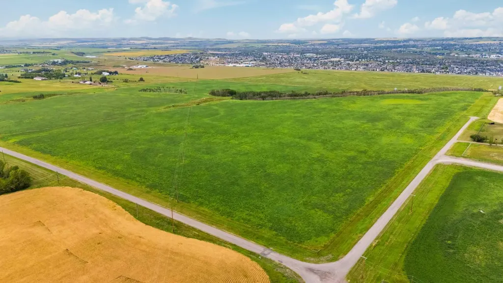 402 Avenue Rural Foothills County AB T1V 2E0