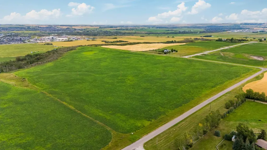 402 Avenue Rural Foothills County AB T1V 2E0