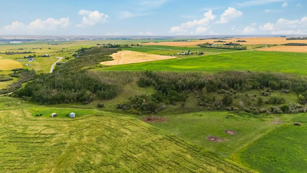 402 Avenue Rural Foothills County AB T1V 2E0