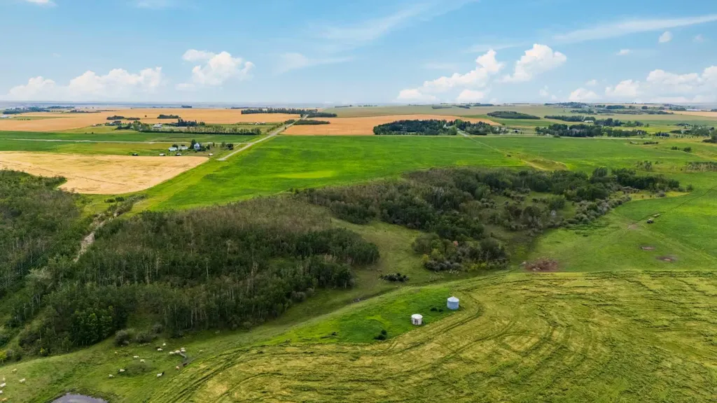 402 Avenue Rural Foothills County AB T1V 2E0