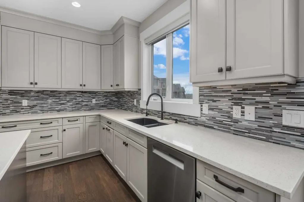 45 Rockcliff Heights NW Calgary AB T3G 0C7
