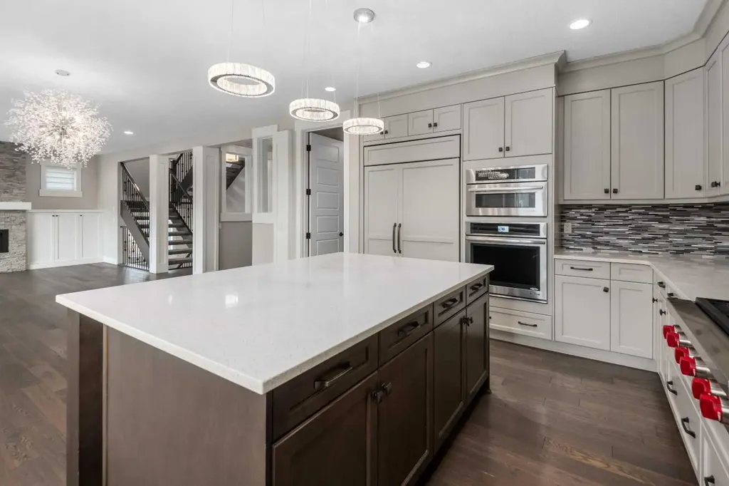 45 Rockcliff Heights NW Calgary AB T3G 0C7