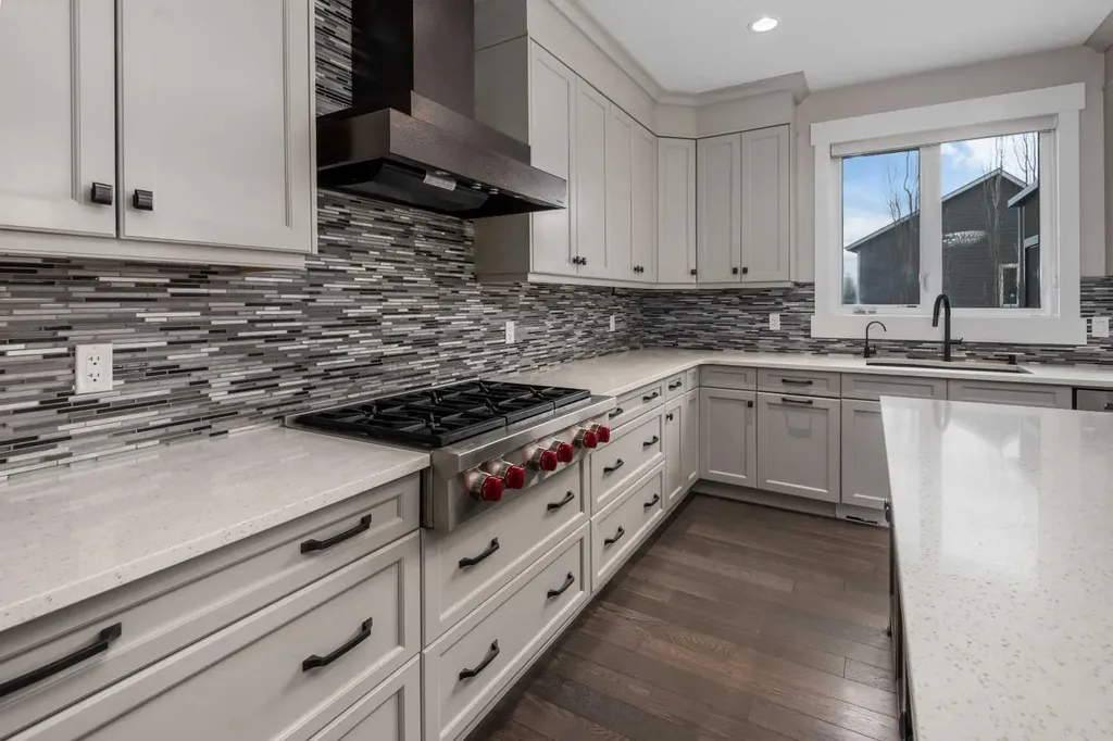 45 Rockcliff Heights NW Calgary AB T3G 0C7