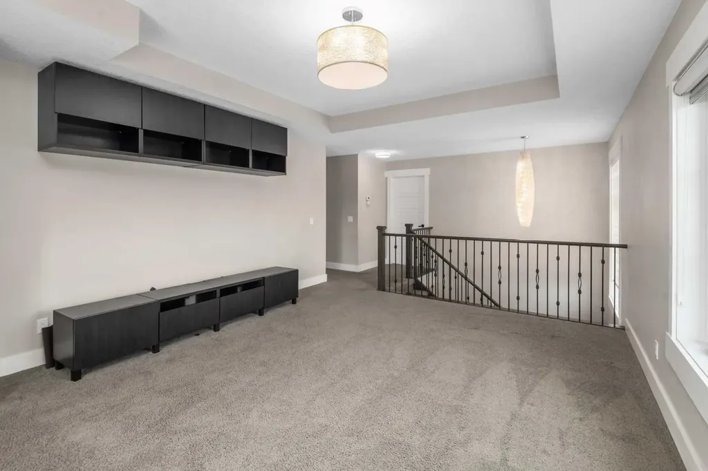 45 Rockcliff Heights NW Calgary AB T3G 0C7