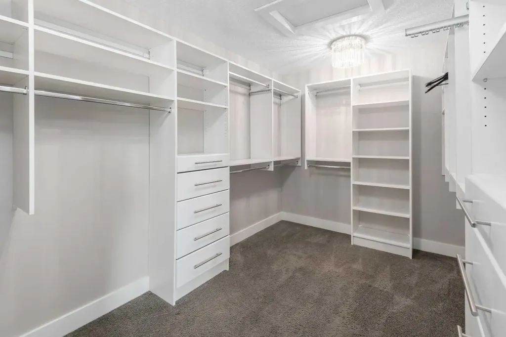 45 Rockcliff Heights NW Calgary AB T3G 0C7