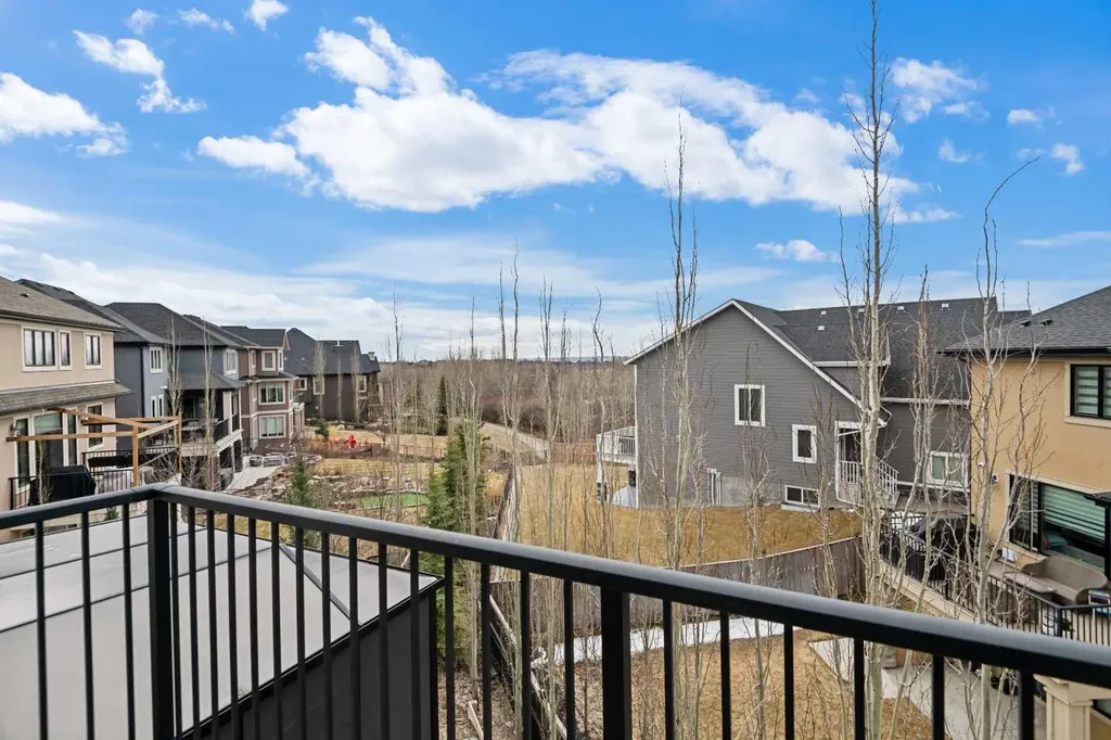 45 Rockcliff Heights NW Calgary AB T3G 0C7