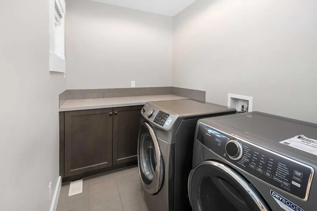 45 Rockcliff Heights NW Calgary AB T3G 0C7